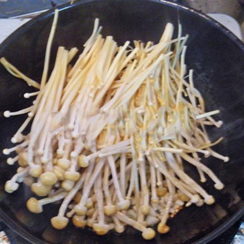 Cách làm nấm kim châm xào đậu hũ