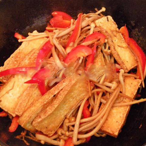 Cách làm nấm kim châm xào đậu hũ