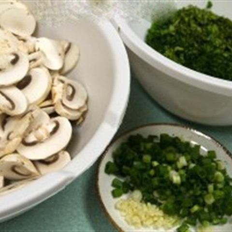 Cách làm nấm mỡ xào rau thơm