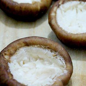 Cách làm nấm nhồi thịt sốt cà