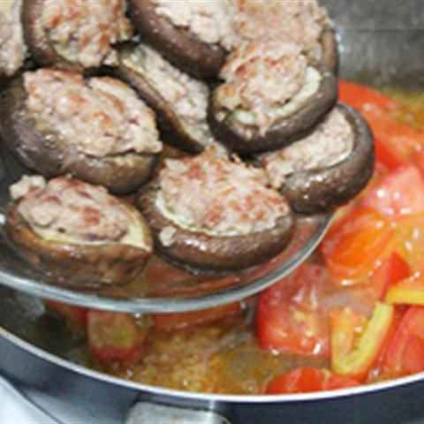 Cách làm nấm nhồi thịt sốt cà
