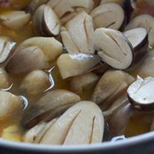 Cách làm nấm rơm hấp trứng muối