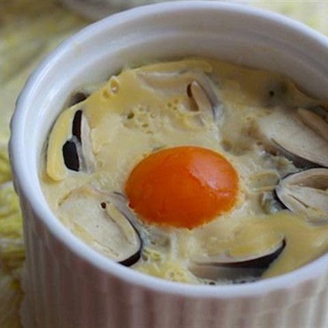 Cách làm nấm rơm hấp trứng muối