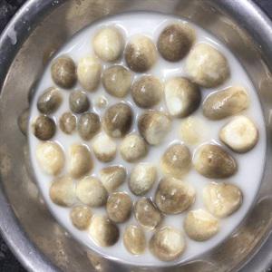 Cách làm nấm rơm kho tiêu