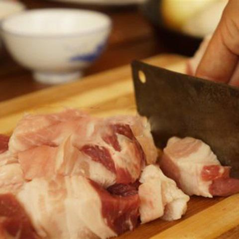 Cách làm nấm, thịt kho tàu