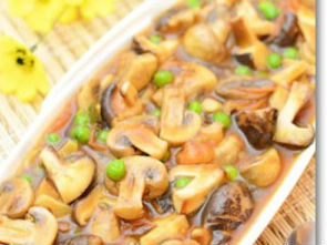 Nấm tươi om cà chua