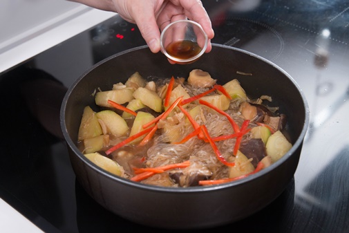 Nấm  xào chay kiểu Đài Loan vừa nhanh vừa dễ lại ngon hết ý