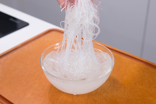 Nấm  xào chay kiểu Đài Loan vừa nhanh vừa dễ lại ngon hết ý