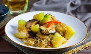 Nấm  xào chay kiểu Đài Loan vừa nhanh vừa dễ lại ngon hết ý