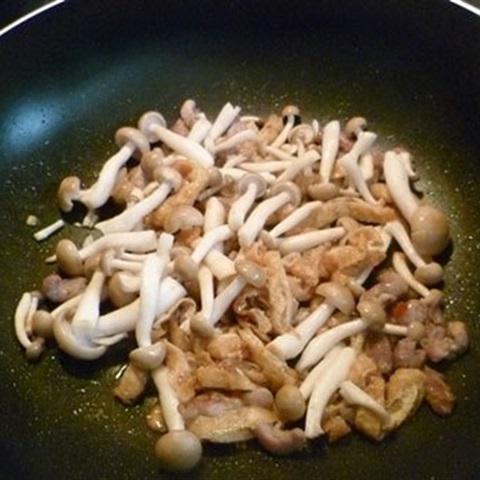 Cách làm nấm xào đậu hũ thịt nạc