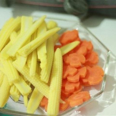 Cách làm nấm xào rau củ