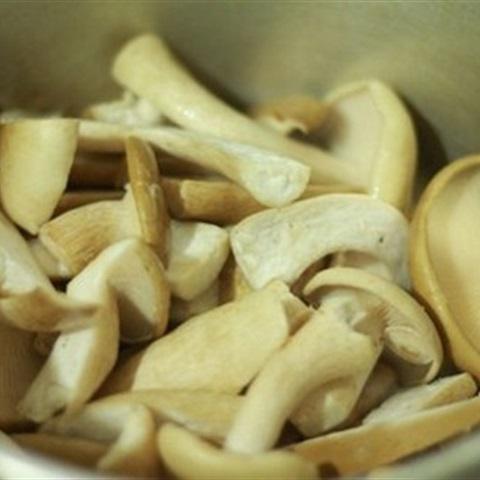 Cách làm nấm xào rau củ