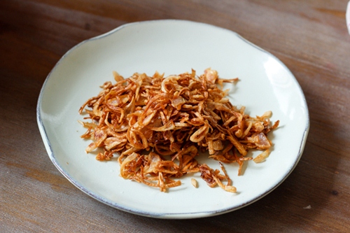 Nâng cấp bữa cơm gia đình với thịt viên trứng cút rưới sốt lạ miệng