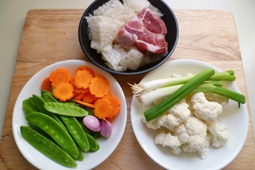 Nấu canh bóng thập cẩm cho bà bầu ngon miệng