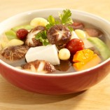 Nấu canh đậu phụ măng nấm cho ngày rằm chay tịnh