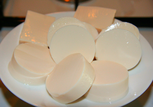 Nấu canh hẹ đậu hũ non chay ngon lành