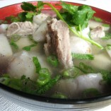 Nấu canh khoai môn sườn non cho bà bầu bồi dưỡng
