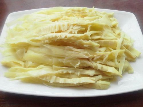 Nấu canh măng tươi mực ngon miệng cho cả nhà bữa cơm mùa hè