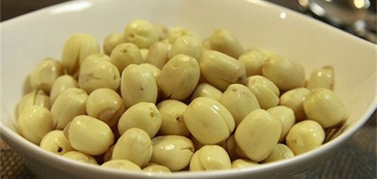 Nấu canh sườn non hạt sen ngon ngọt, đậm đà cho bữa cơm gia đình