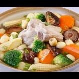 Nấu canh sườn non hạt sen ngon ngọt, đậm đà cho bữa cơm gia đình