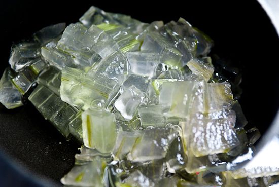 Nấu chè đậu đen nha đam