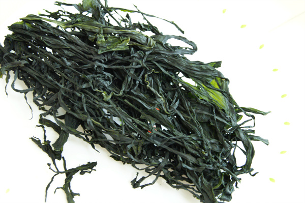 Nấu chè hạt sen rong biển thanh mát