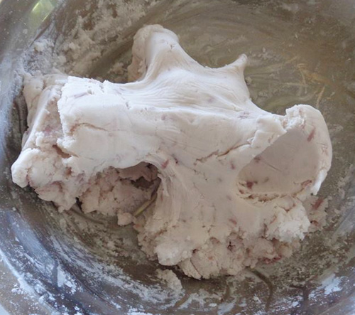 Nấu chè khoai môn lá dứa thơm lừng