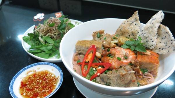 Nấu mì Quảng tôm thịt ngon tại nhà