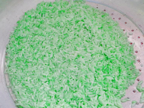 Nấu xôi lá dứa đậu xanh trong các ngày kỵ giỗ hay lễ tết