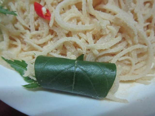 Nem bì cuốn lá sung