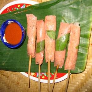 Cách làm nem chua gói lá