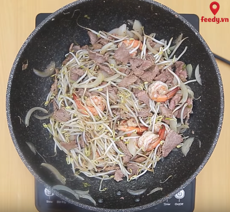 Nem chua rim tỏi ớt đậm đà, ngon cơm