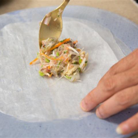 Cách làm nem cua bể chiên giòn