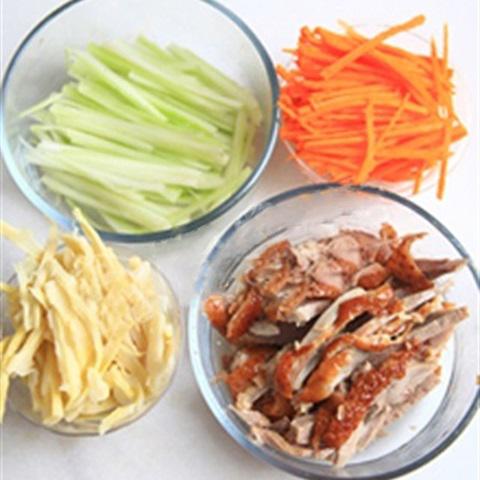 Cách làm nem cuốn vịt quay