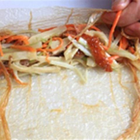 Cách làm nem cuốn vịt quay