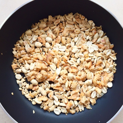 Nem gà nướng sả ngào ngạt nức mũi