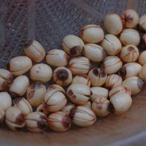 Cách làm nem hạt sen