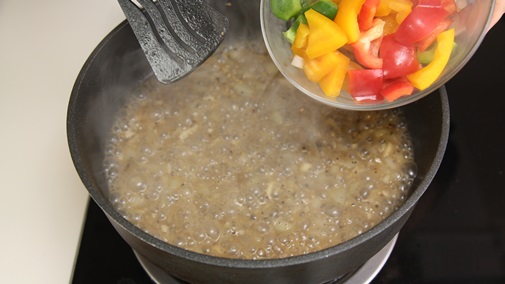 Nêm hương vị cho bữa tối với bò cuộn rau củ nướng ngon tuyệt