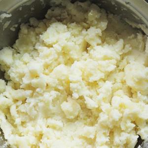 Cách làm nem khoai tây