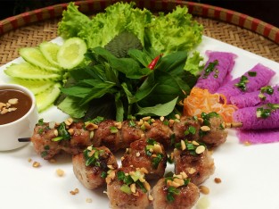 Nem nướng thơm lừng