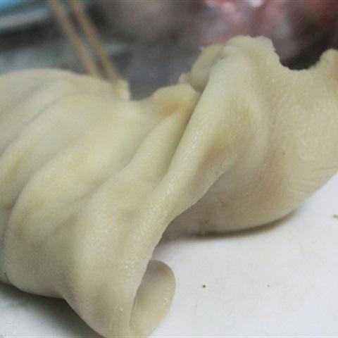 Cách làm nem tai cuốn lá sung