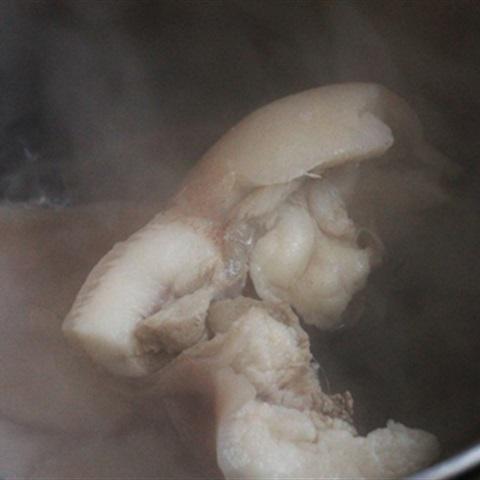 Cách làm nem tai cuốn lá sung