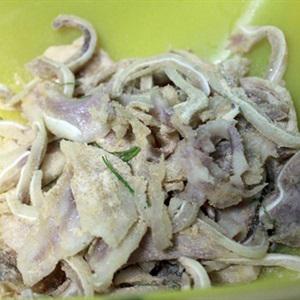 Cách làm nem tai cuốn lá sung