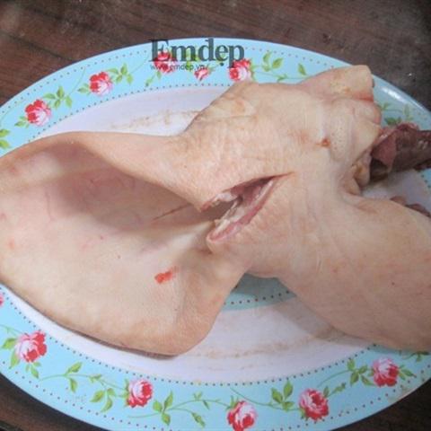 Cách làm nem tai heo trộn thính