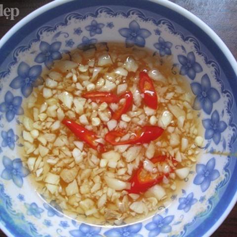 Cách làm nem tai heo trộn thính