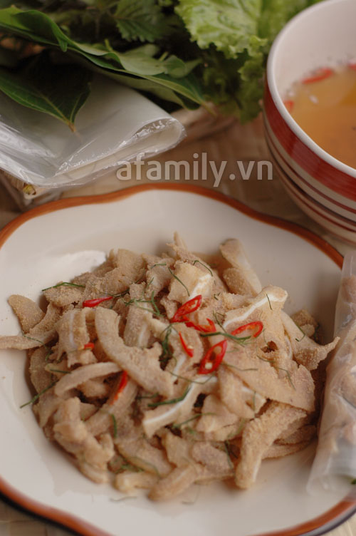 Nem tai tự làm ngon lắm nhé!