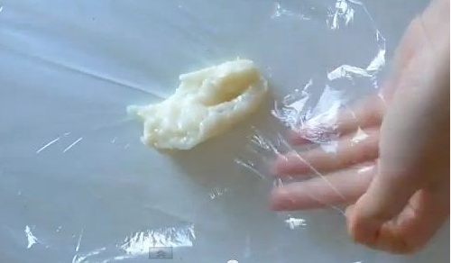 Ngán trứng vịt muối sao bạn không thử làm trứng cút muối chỉ 4 ngày là dùng được