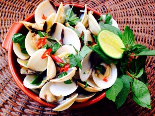 Ngao hấp ngũ vị