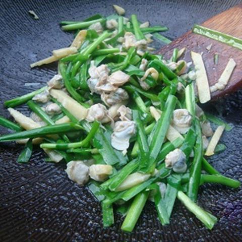 Cách làm ngao xào hành boa rô