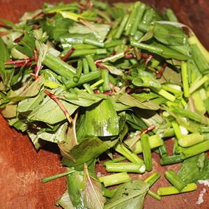 Cách làm ngao xào hành răm